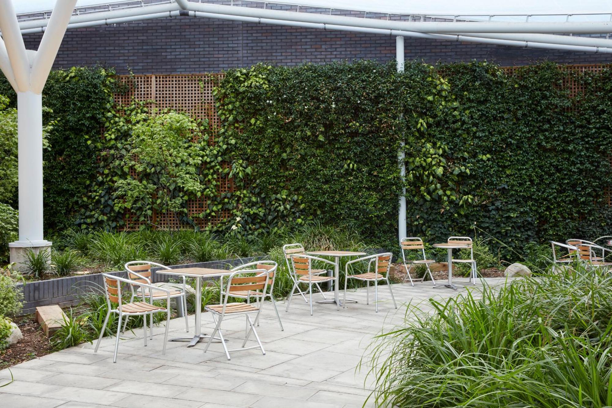 Aparthotel Adagio London Brentford Exterior photo
