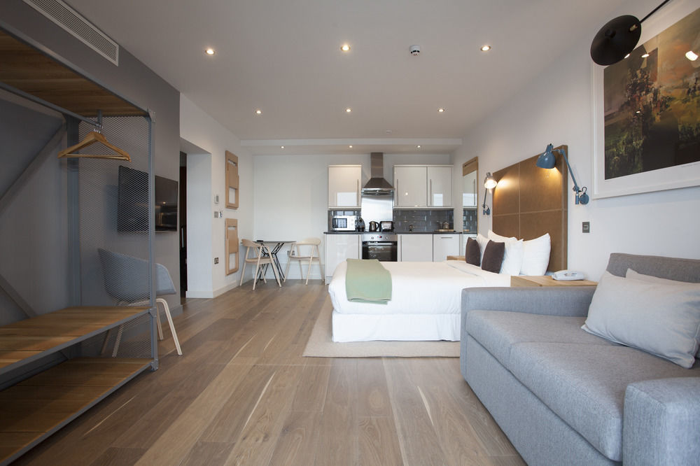 Aparthotel Adagio London Brentford Exterior photo