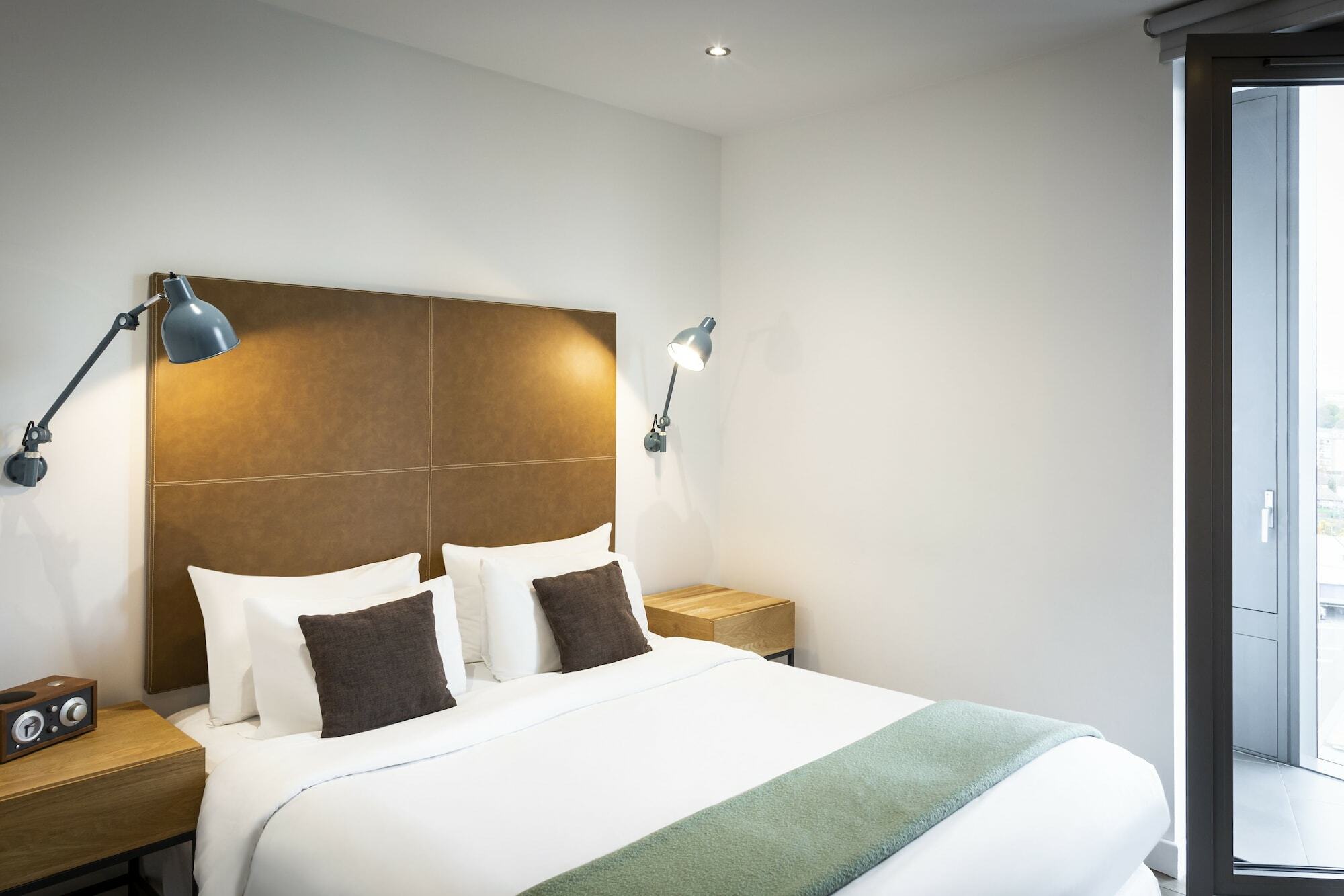 Aparthotel Adagio London Brentford Exterior photo