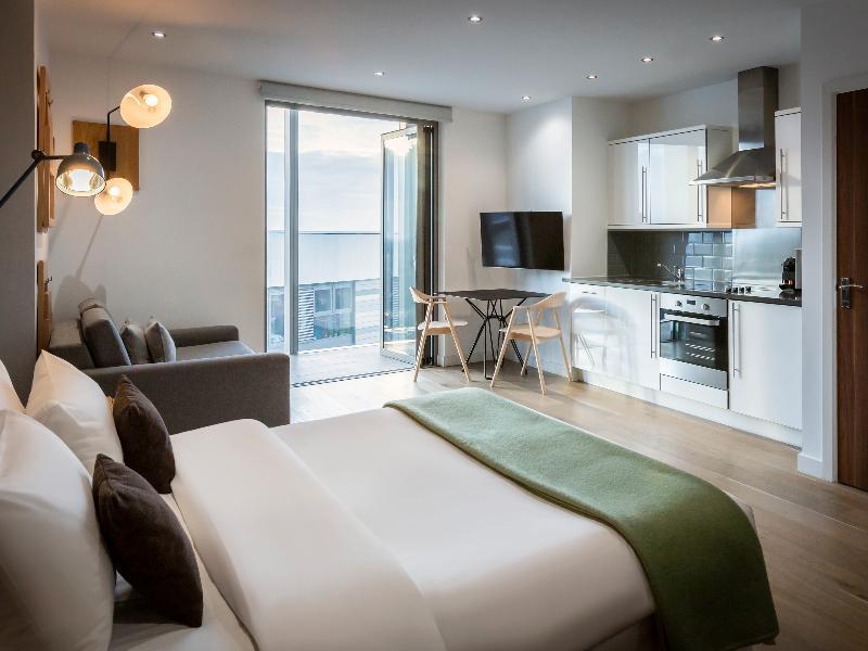 Aparthotel Adagio London Brentford Exterior photo